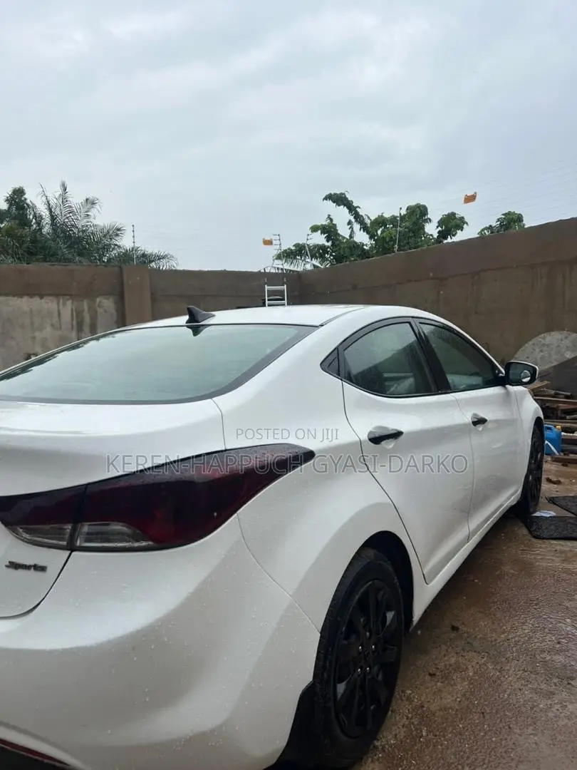 Hyundai Elantra 2012 White
