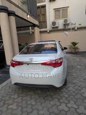 Toyota Corolla LE Eco Plus 4dr Sedan (1.8L 4cyl CVT) 2016 White
