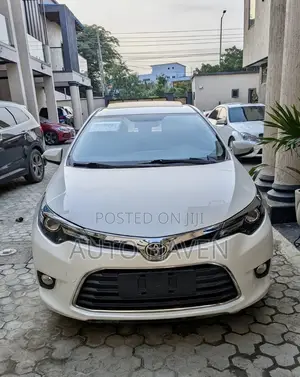 Toyota Corolla LE Eco Plus 4dr Sedan (1.8L 4cyl CVT) 2016 White