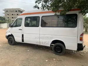 Mercedes-Benz Sprinter 2000 White