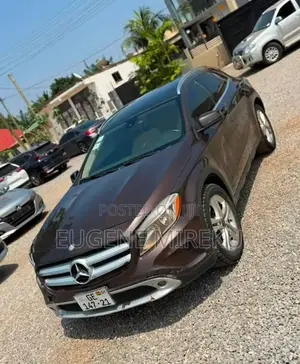 Mercedes-Benz GLA 250 2015 Brown