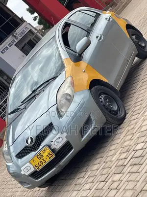 Toyota Yaris 2010 Gray