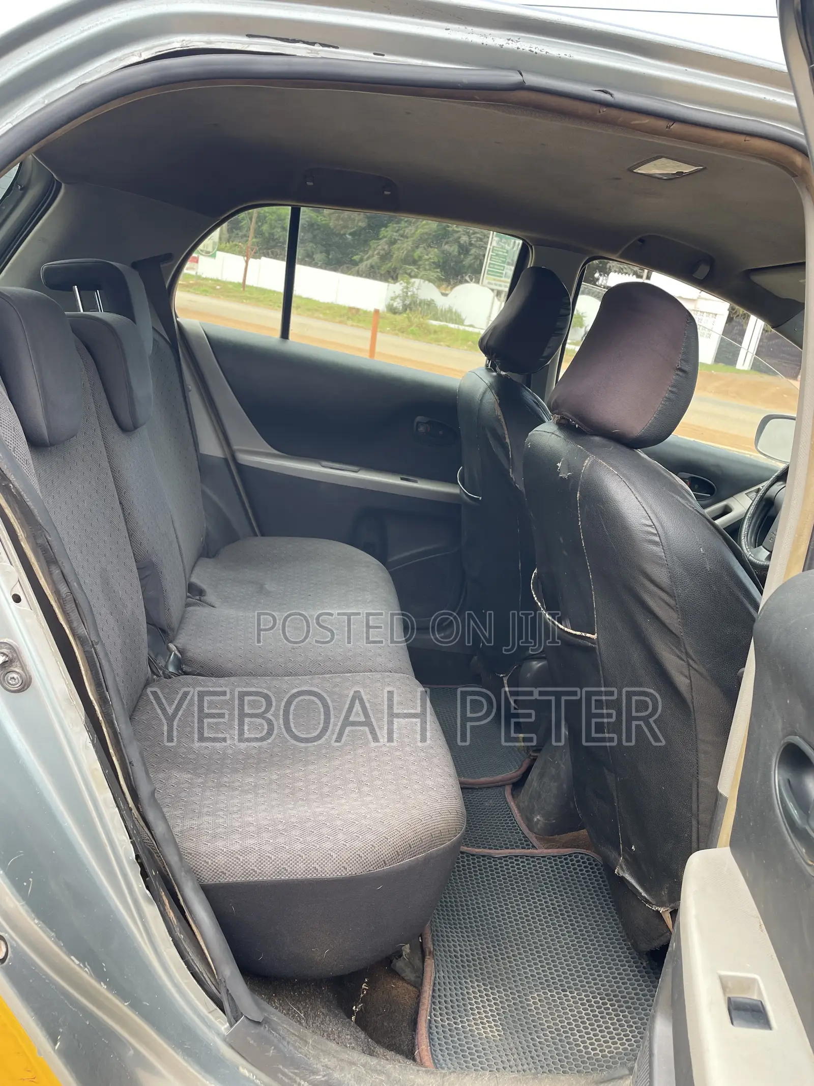Toyota Yaris 2010 Gray