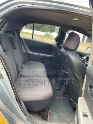 Toyota Yaris 2010 Gray