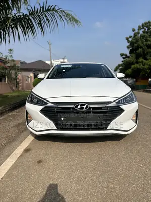 Hyundai Elantra 2019 White