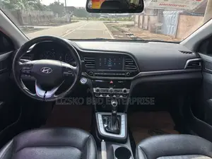 Hyundai Elantra 2019 White