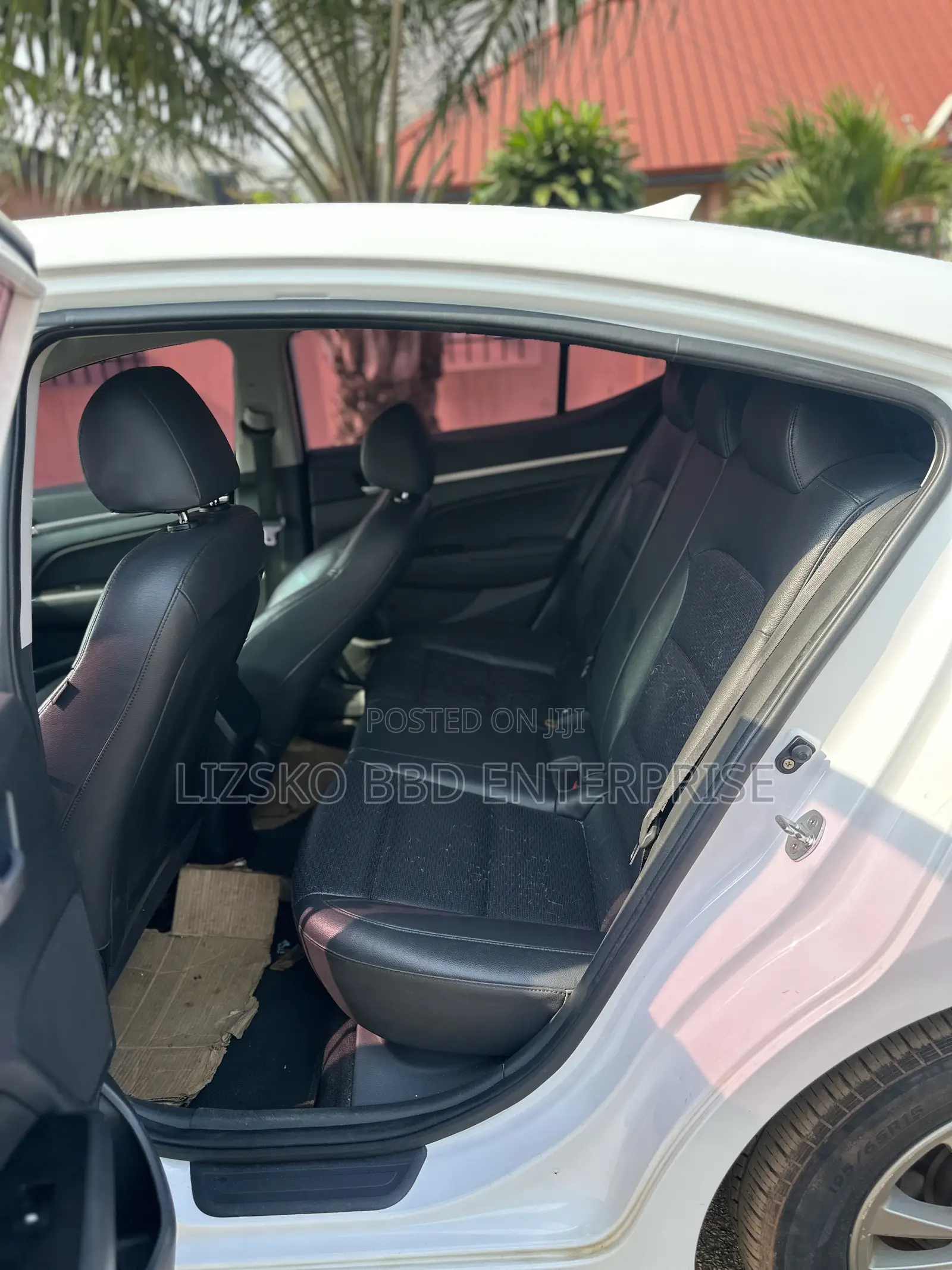 Hyundai Elantra 2019 White
