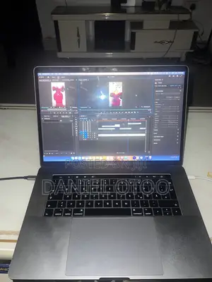Laptop Apple MacBook Pro 2017 16GB Intel Core i7 SSD 1T
