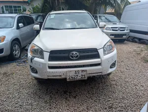 Toyota RAV4 2012 White