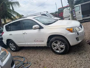 Toyota RAV4 2012 White
