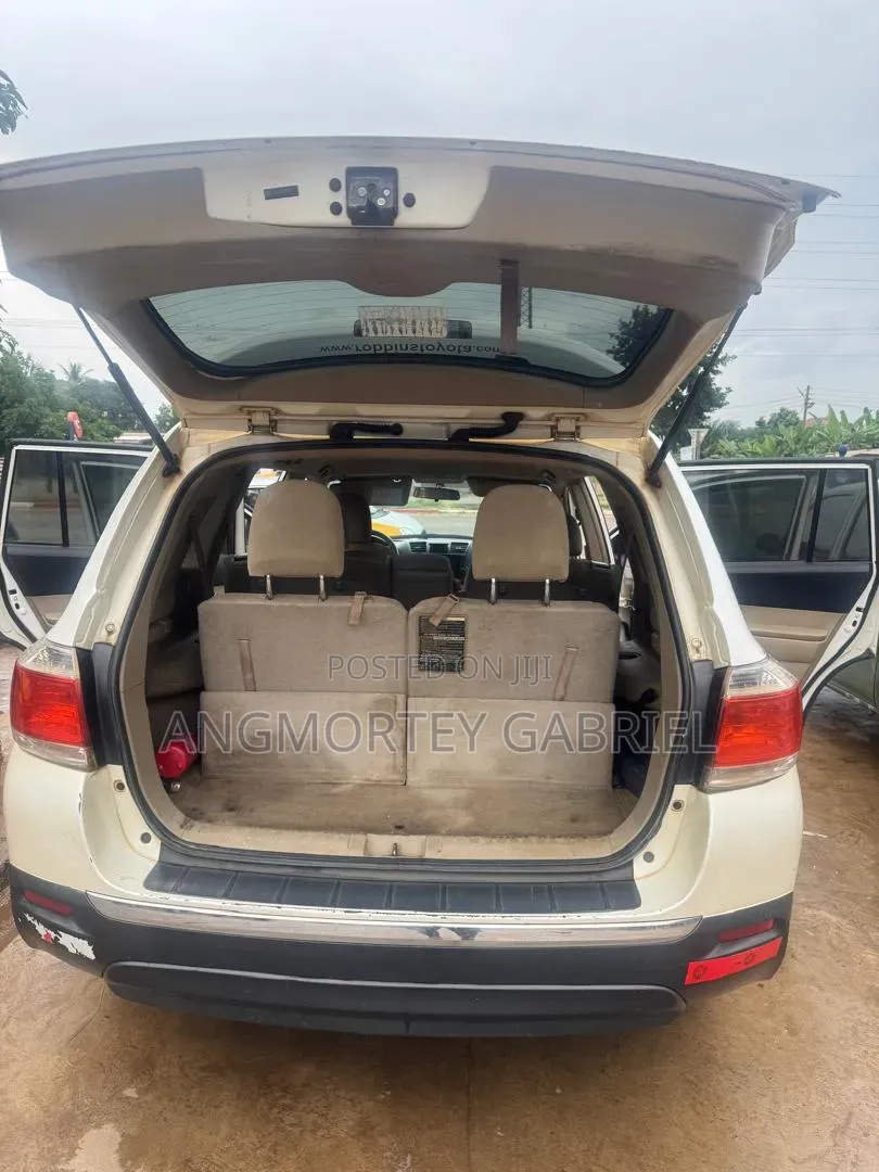 Toyota Highlander 2012 Silver