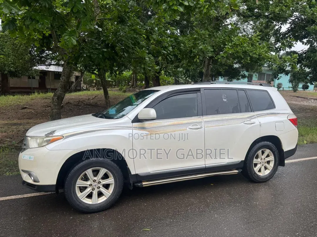 Toyota Highlander 2012 Silver