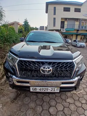 Toyota Land Cruiser Prado 2.8 2017 Black