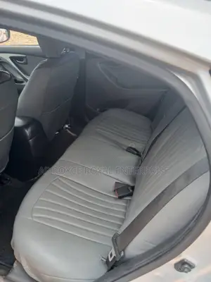 Hyundai Elantra SE Sedan FWD (1.8L 4cyl 6A) 2016 Silver