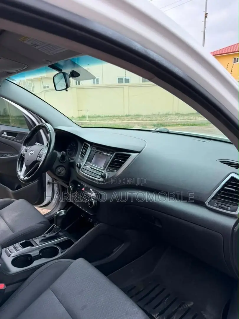 Hyundai Tucson SE AWD 2018 White