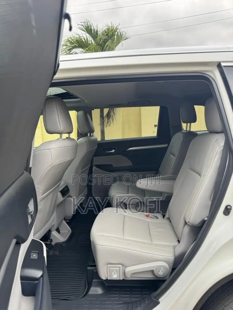 Toyota Highlander XLE 4x4 V6 (3.5L 6cyl 8A) 2018 White