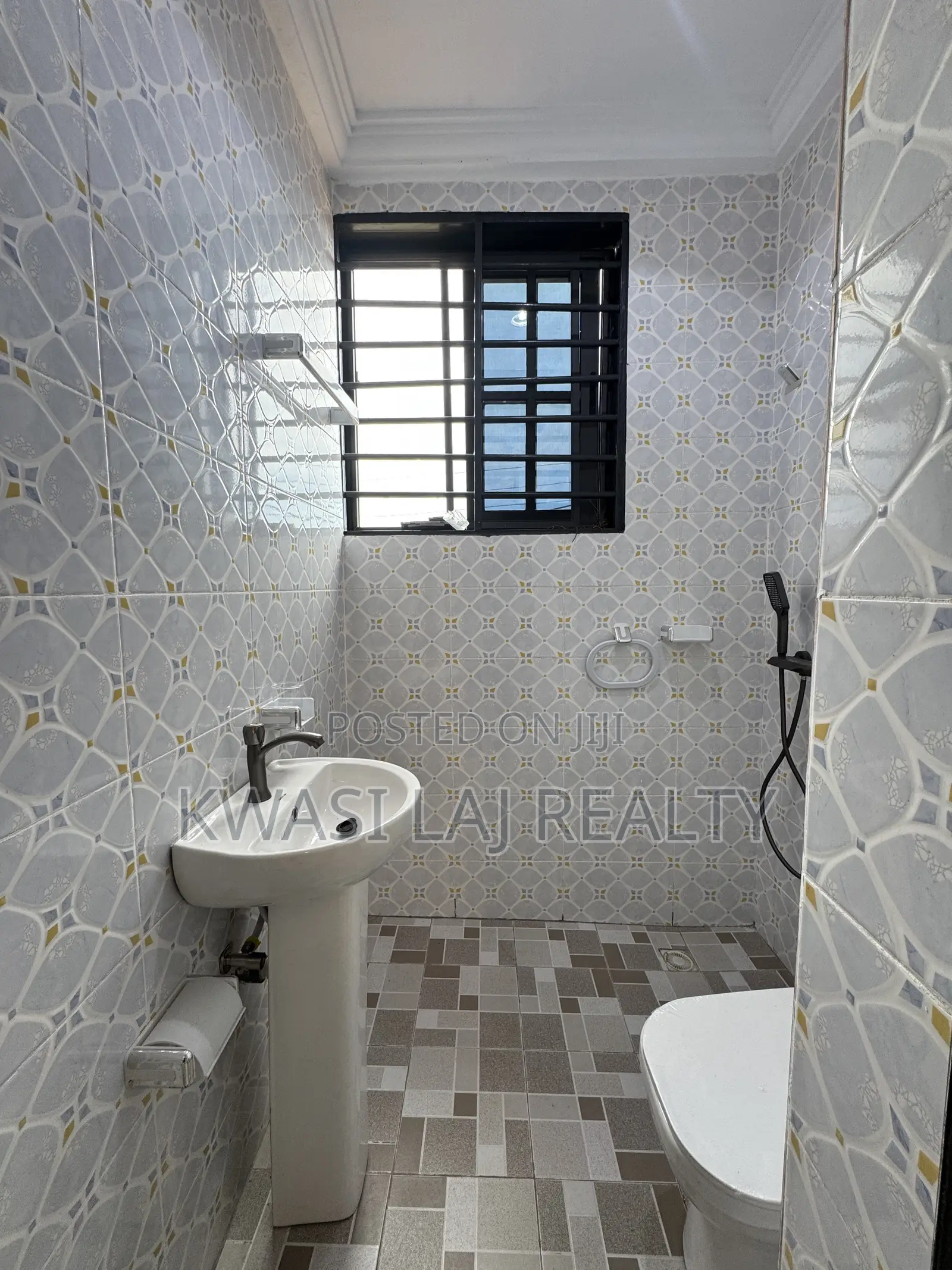 2bdrm Apartment in New Bortianor, Weija for rent