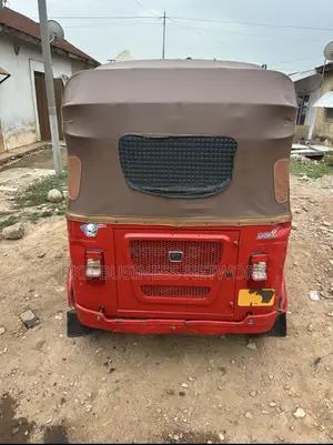 Bajaj RE 2024 Red