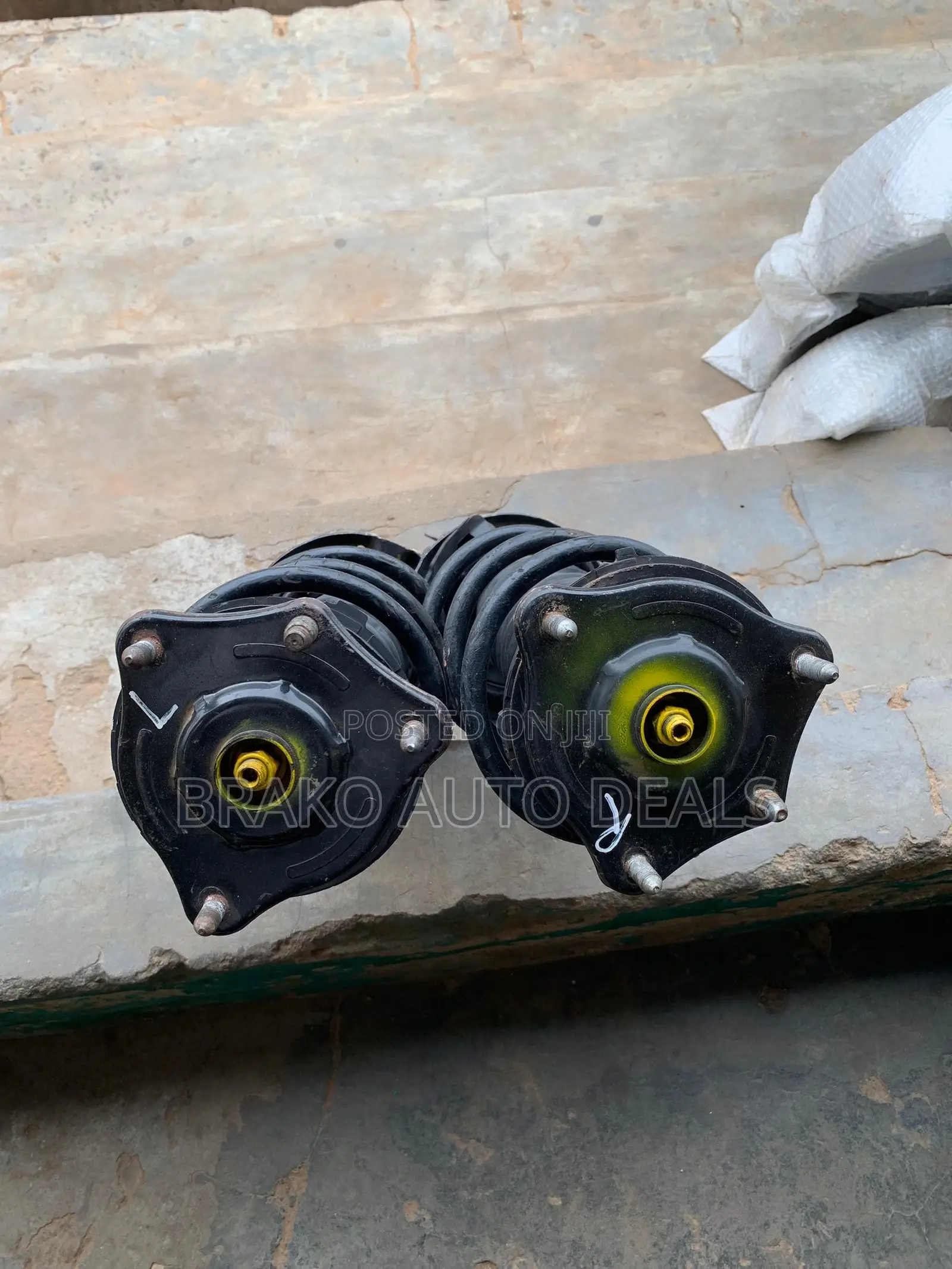 Honda CR-V 2017 - 2022 Front Shocks