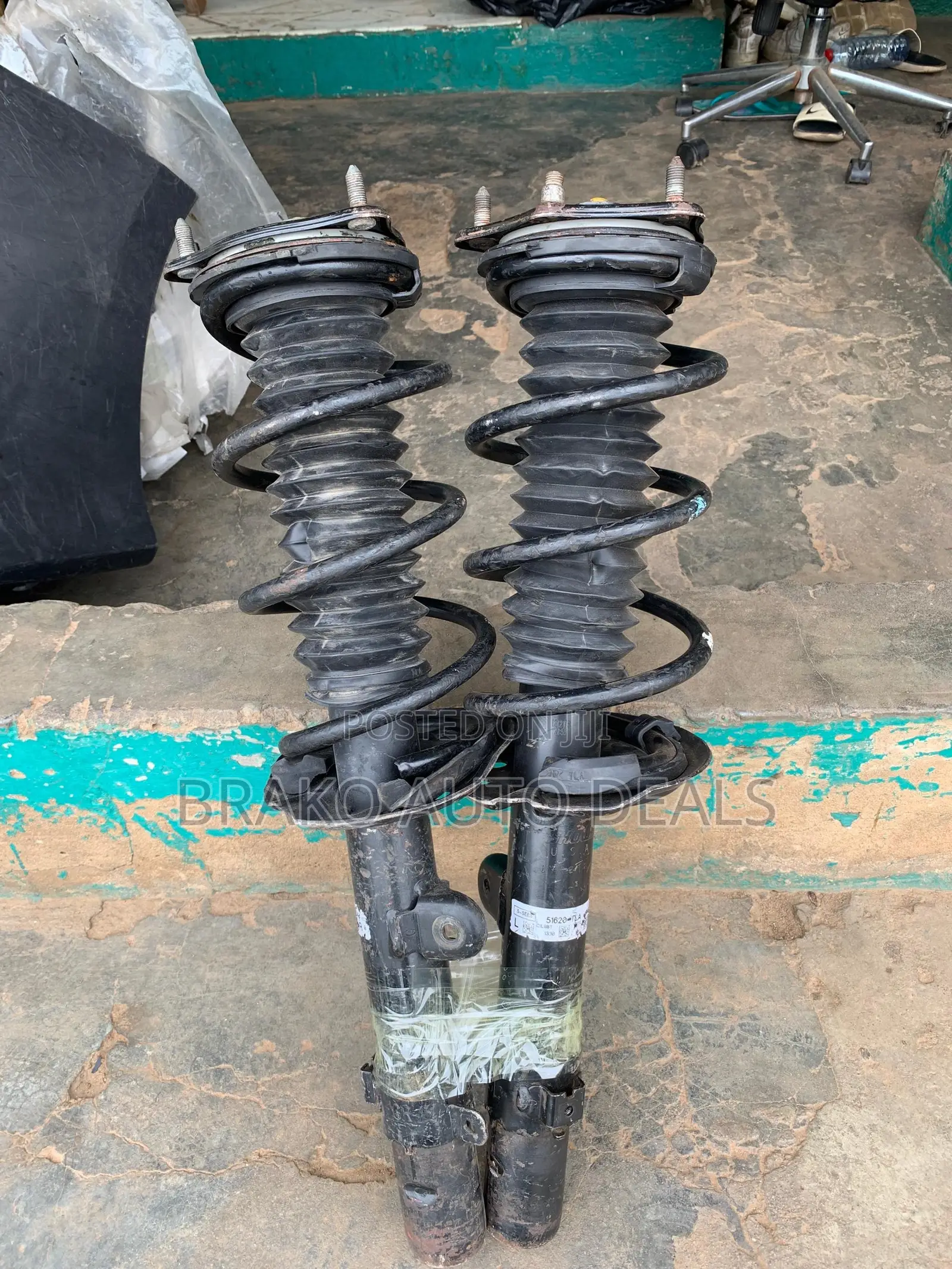 Honda CR-V 2017 - 2022 Front Shocks