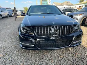 Mercedes-Benz C250 2014 Black