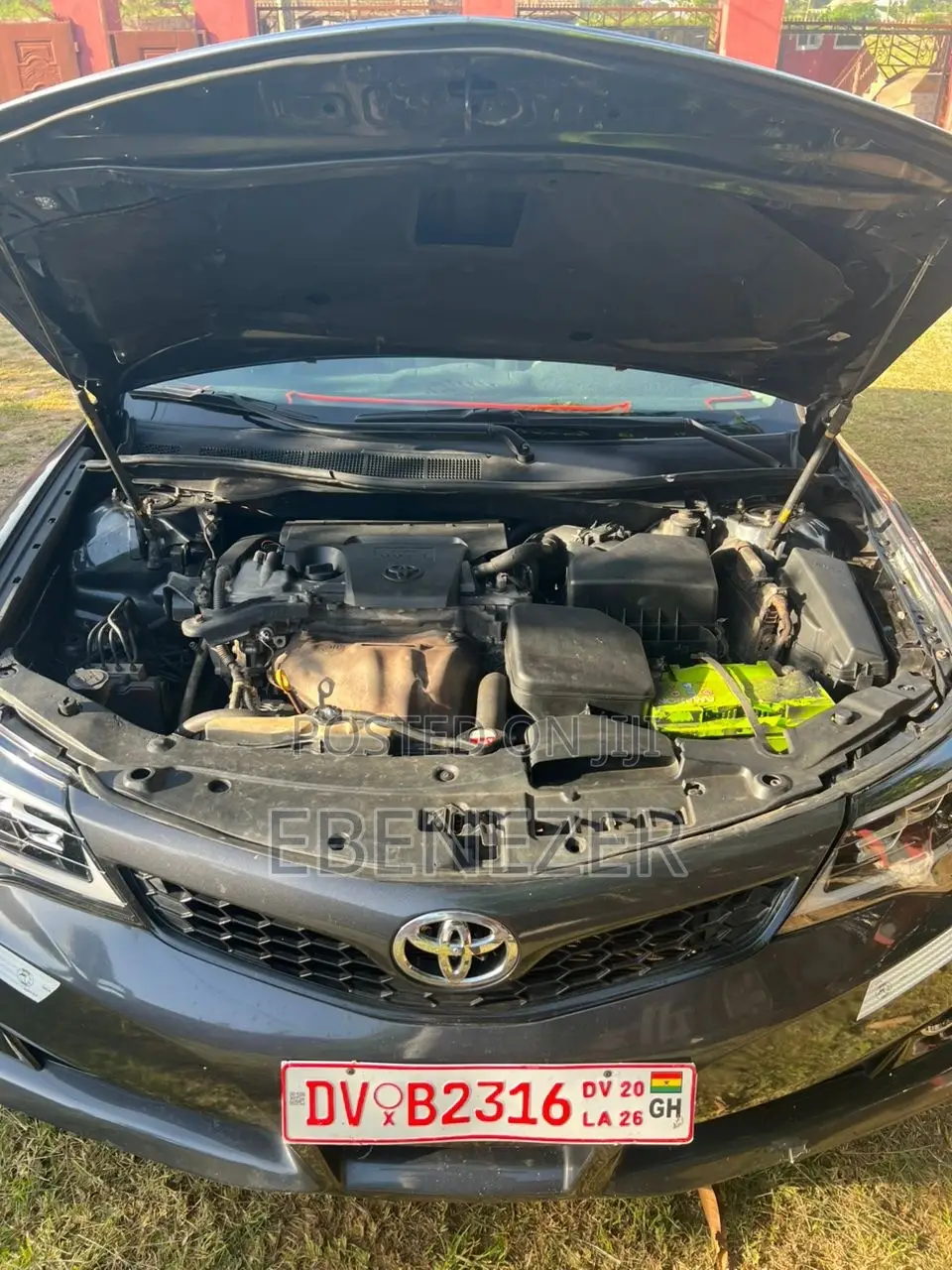 Toyota Camry SE 4dr Sedan (2.5L 4cyl 6A) 2014 Gray
