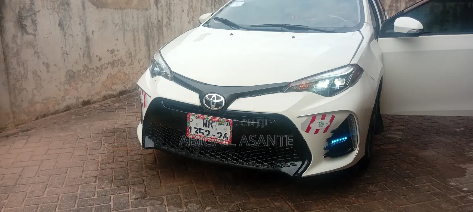 Toyota Corolla S 4dr Sedan (1.8L 4cyl CVT) 2016 White