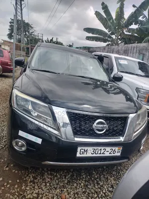 Nissan Pathfinder 2013 Black