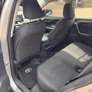 Toyota RAV4 LE AWD 2020 Silver