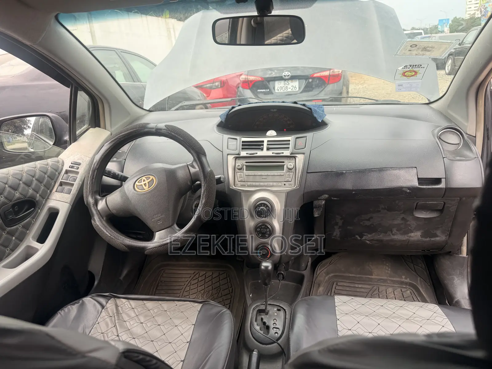 Toyota Vitz 1.3 AWD 3dr 2010 Gray