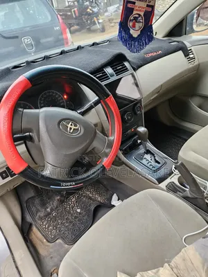 Toyota Corolla 2010 Silver