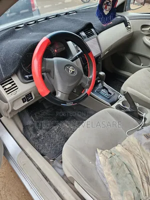 Toyota Corolla 2010 Silver