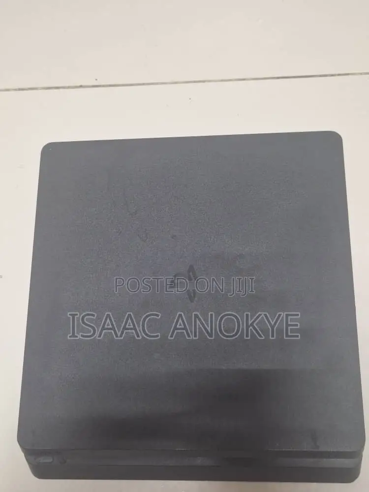 PlayStation 4 Slim 1 Terebyate