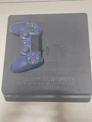 PlayStation 4 Slim 1 Terebyate