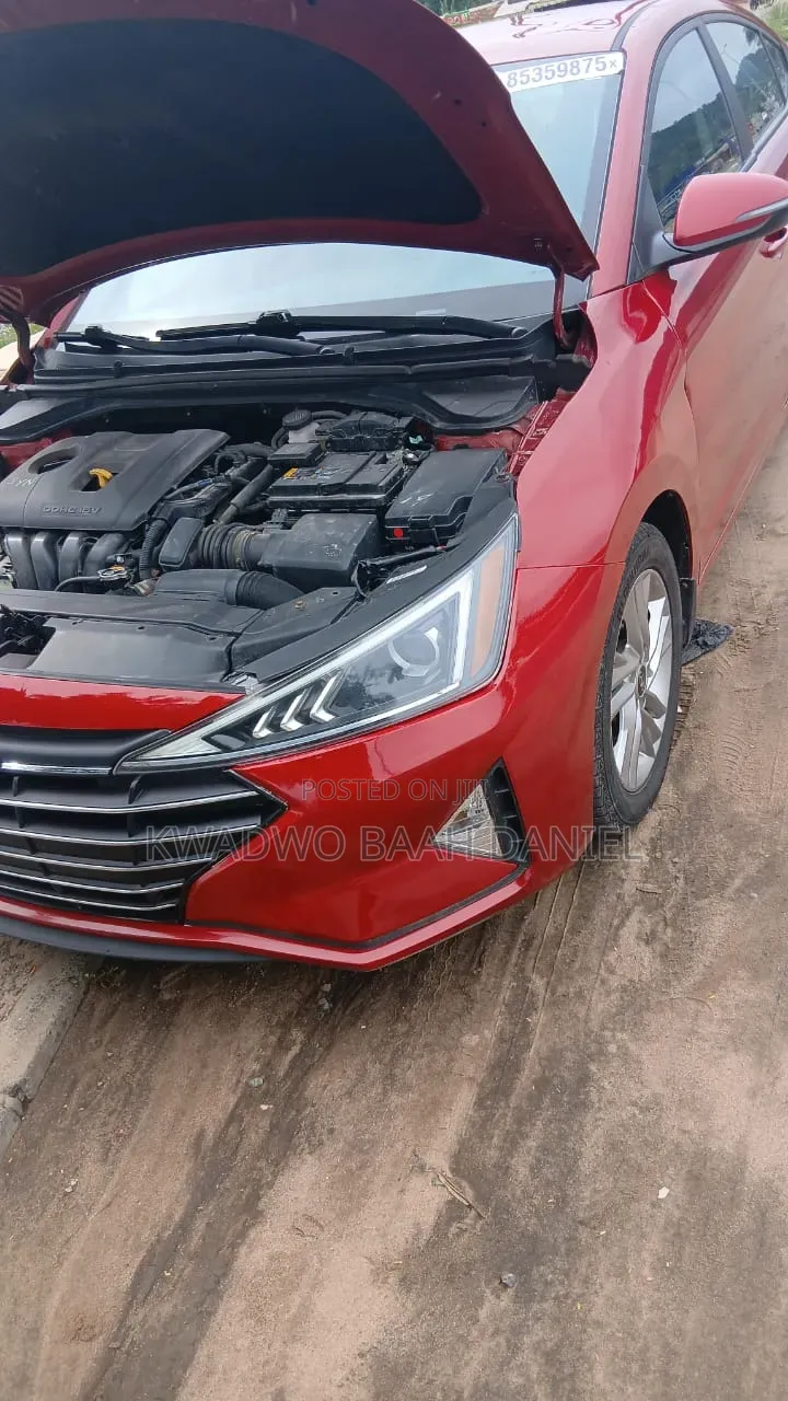 Hyundai Elantra 2020 Red