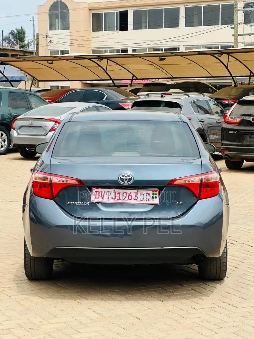 Toyota Corolla LE Eco (1.8L 4cyl 2A) 2018 Gray