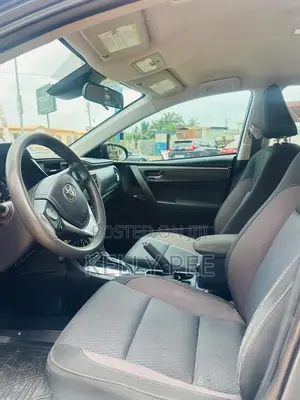 Toyota Corolla LE Eco (1.8L 4cyl 2A) 2018 Gray