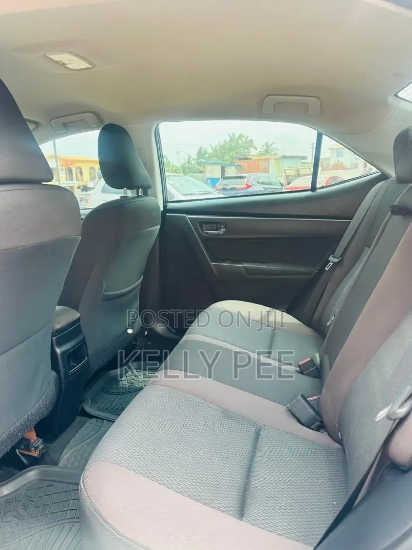 Toyota Corolla LE Eco (1.8L 4cyl 2A) 2018 Gray