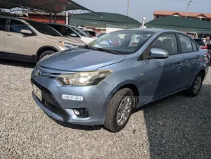 Toyota Yaris 2017 Blue
