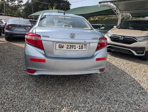 Toyota Yaris 2017 Blue