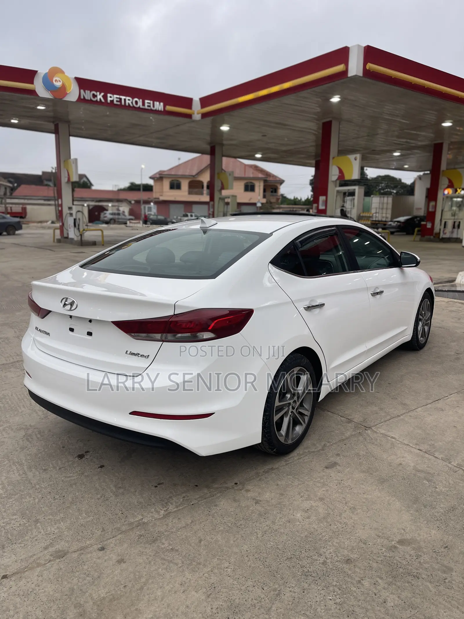 Hyundai Elantra Value Edition Sedan FWD (2.0L 4cyl 6A) 2017 White