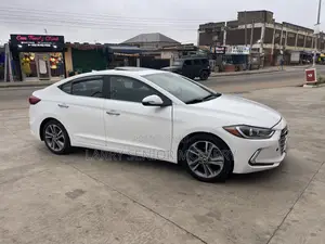 Hyundai Elantra Value Edition Sedan FWD (2.0L 4cyl 6A) 2017 White