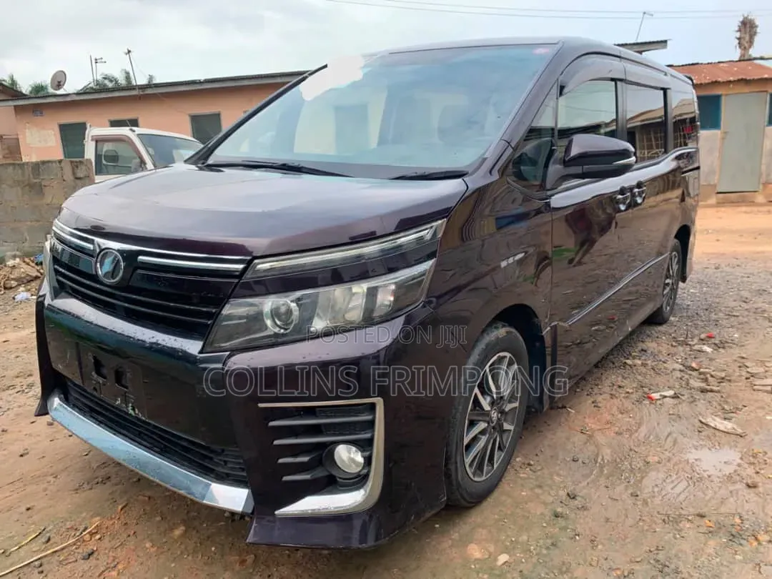 Toyota Voxy 2014 Black
