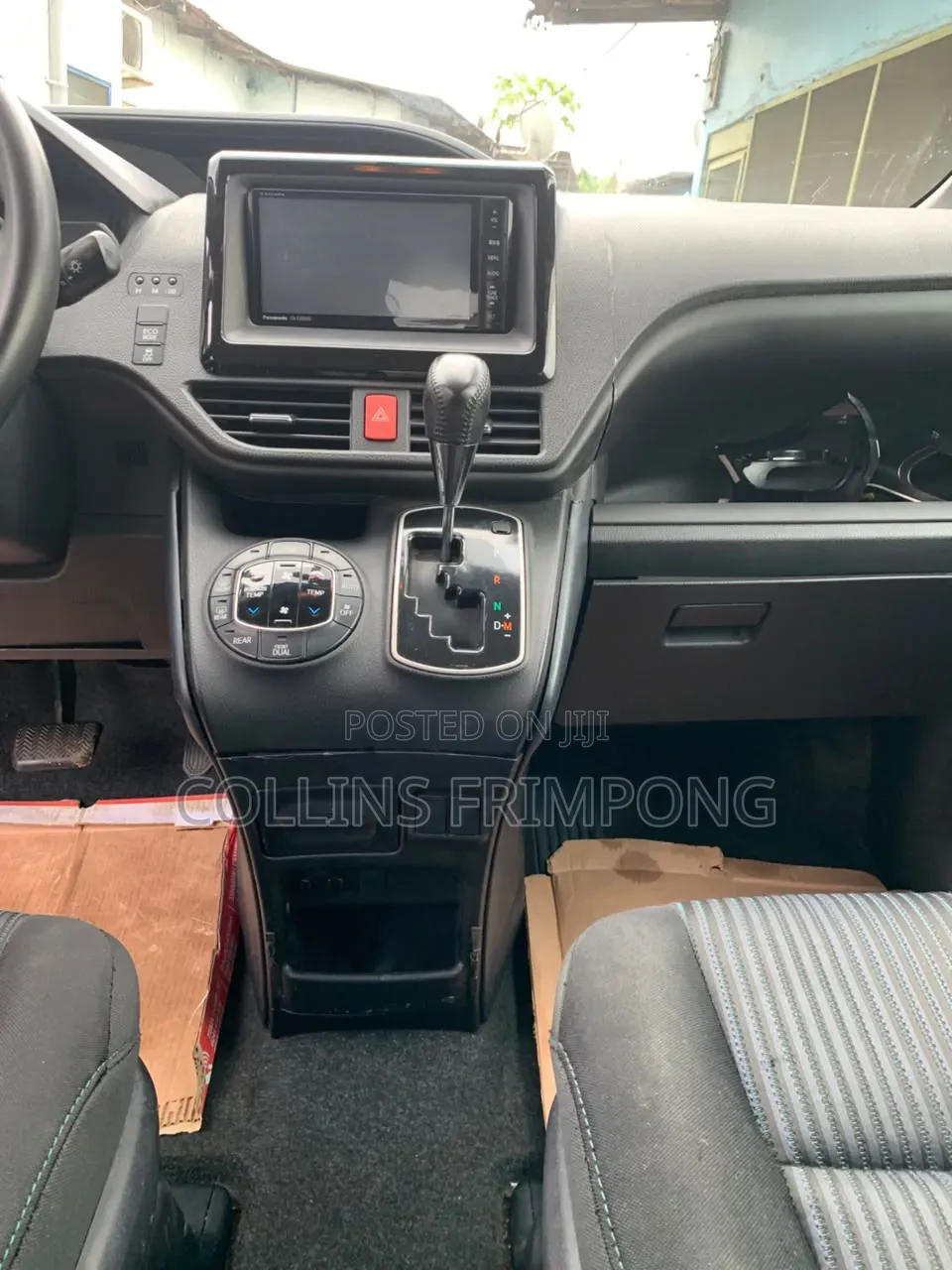 Toyota Voxy 2014 Black