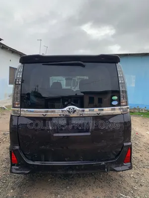 Toyota Voxy 2014 Black