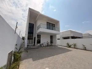 4bdrm Duplex in Lakeside for sale