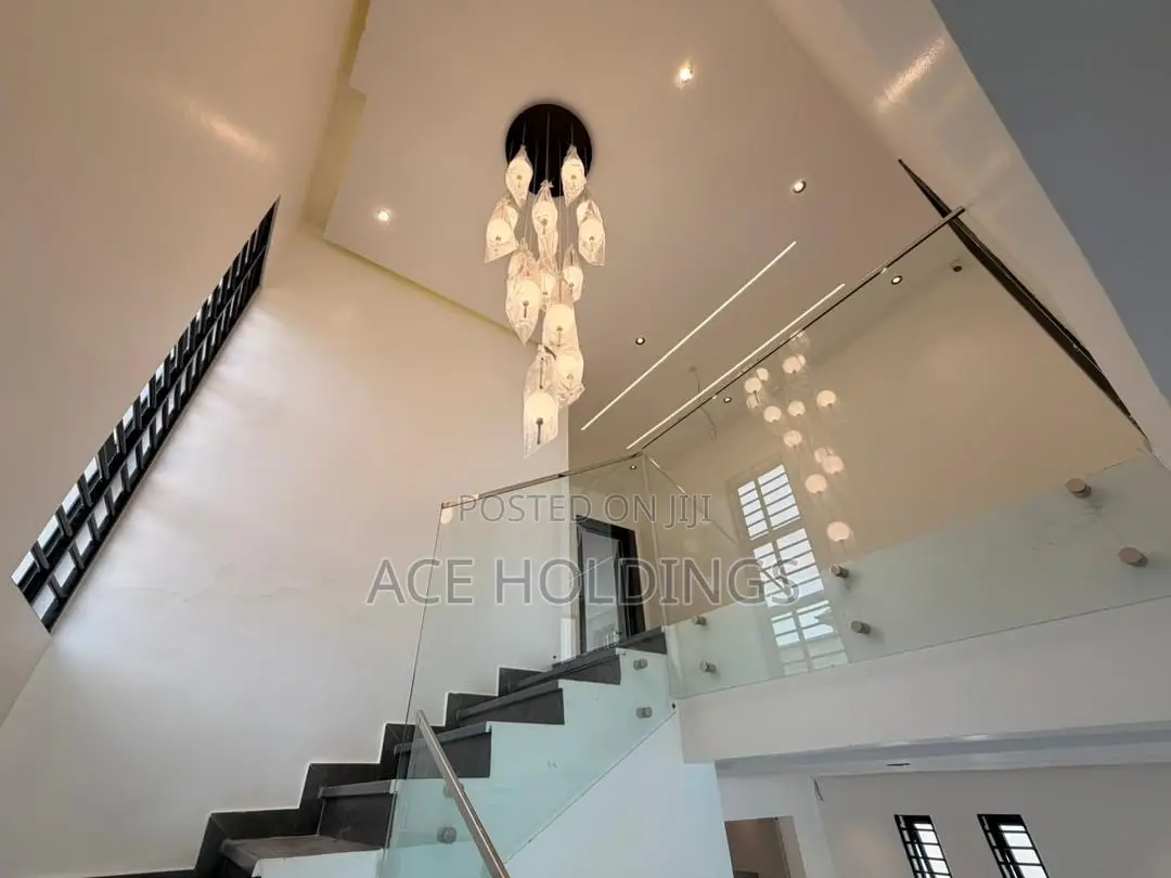 4bdrm Duplex in Lakeside for sale