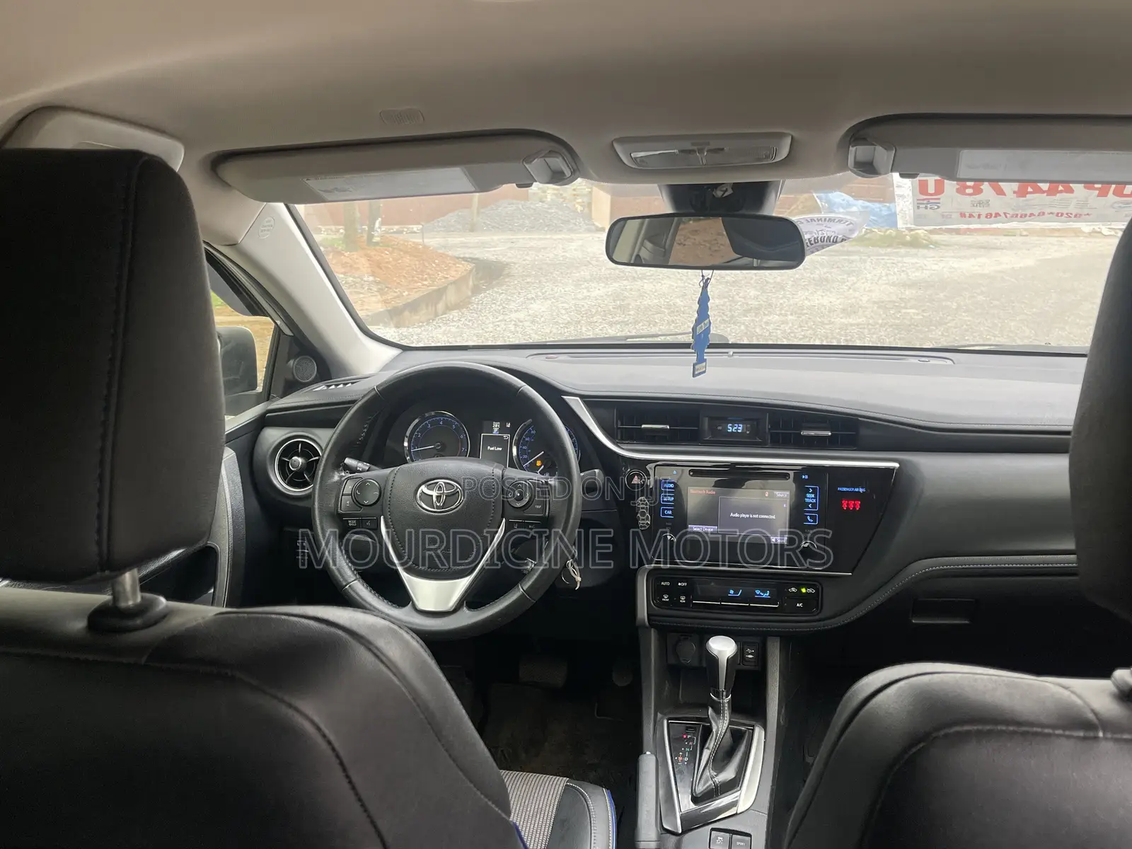 Toyota Corolla SE (1.8L 4cyl 2A) 2019 White