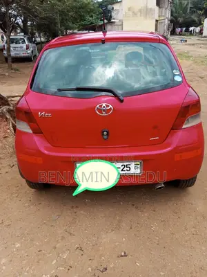Toyota Vitz 2010 Red