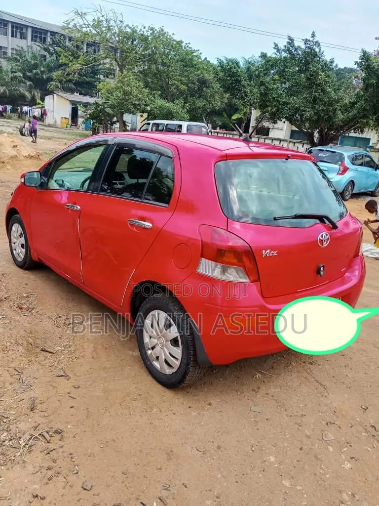 Toyota Vitz 2010 Red